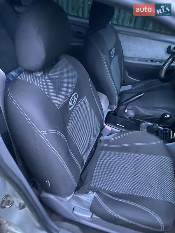 Седан Kia Magentis 2003 в Изяславе
