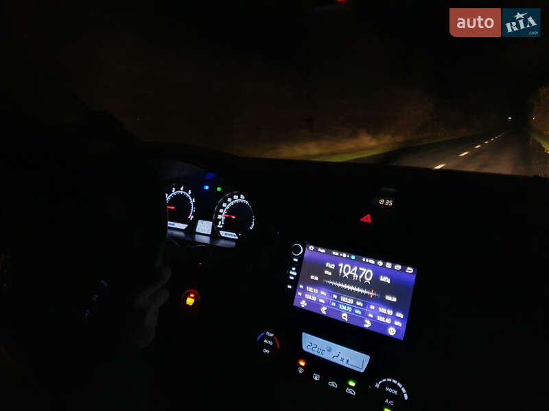 Седан Kia Magentis 2008 в Львове