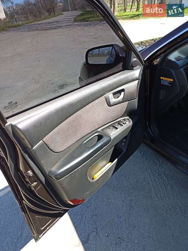 Седан Kia Magentis 2006 в Очакове