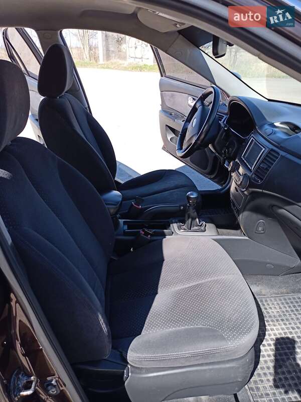 Седан Kia Magentis 2006 в Очакове