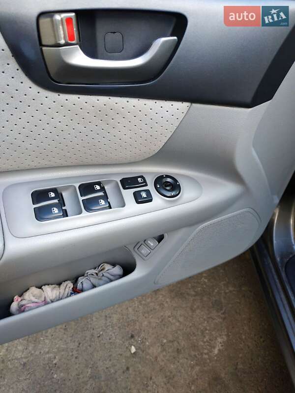 Седан Kia Magentis 2008 в Львові