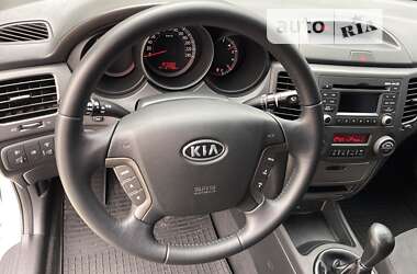 Седан Kia Magentis 2009 в Харкові