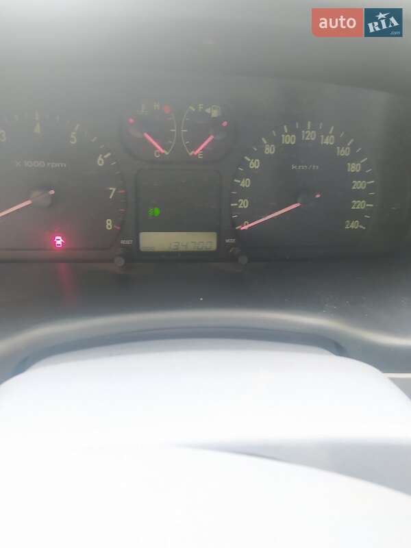 Седан Kia Magentis 2004 в Монастириській