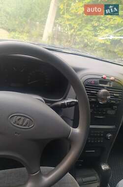 Седан Kia Magentis 2004 в Монастириській