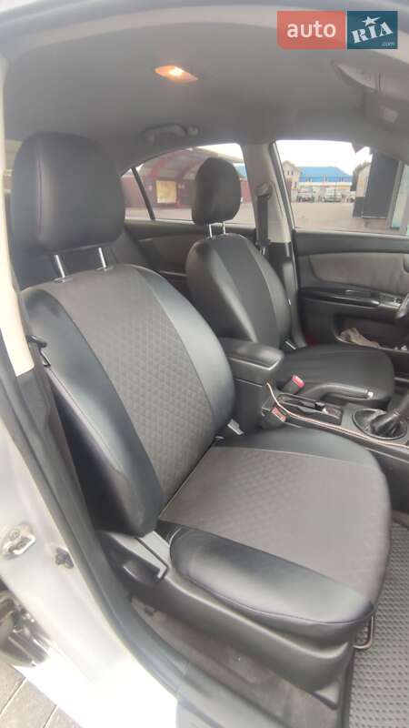 Седан Kia Magentis 2009 в Надвірній