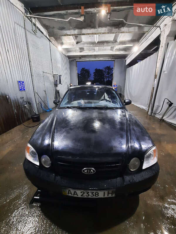 Седан Kia Magentis 2004 в Ромнах