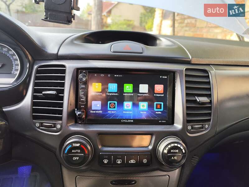 Седан Kia Magentis 2006 в Ужгороді