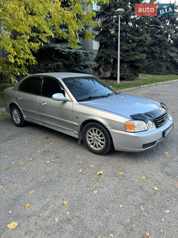 Седан Kia Magentis 2004 в Днепре