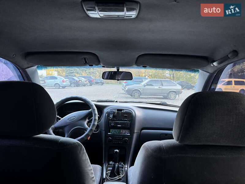 Седан Kia Magentis 2004 в Днепре