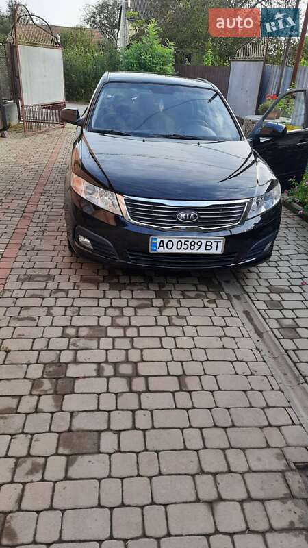 Седан Kia Magentis 2009 в Берегово