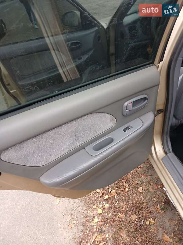 Седан Kia Magentis 2001 в Києві