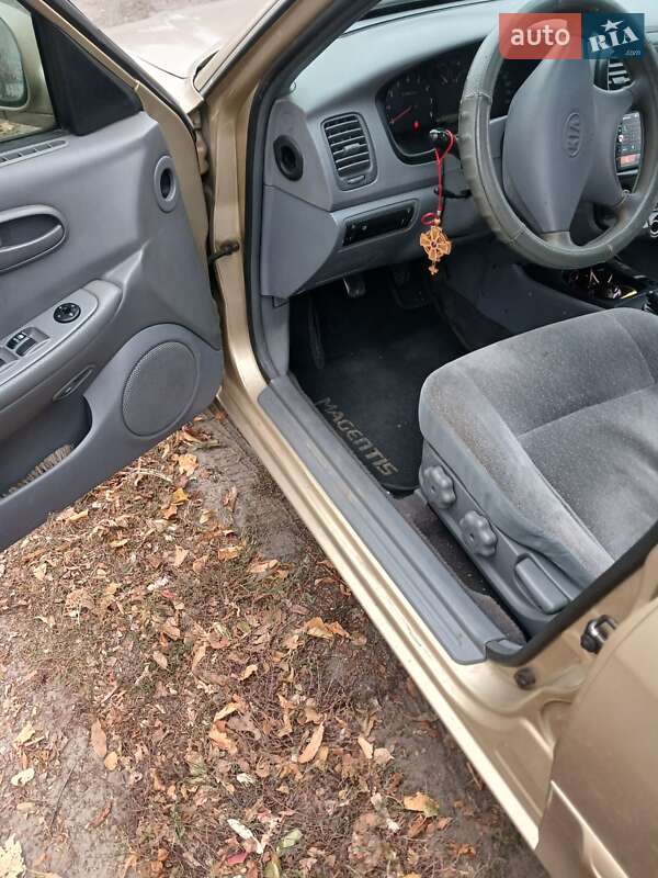 Седан Kia Magentis 2001 в Києві
