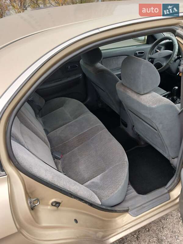 Седан Kia Magentis 2001 в Києві