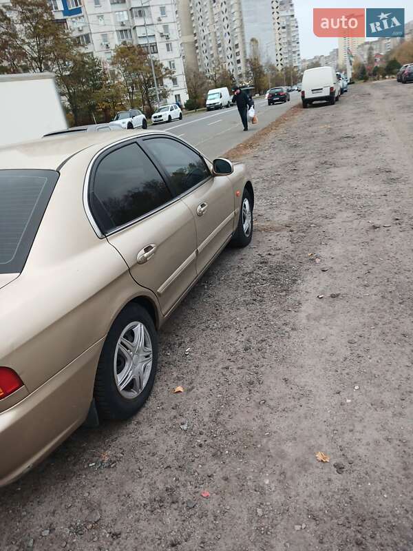 Седан Kia Magentis 2001 в Києві