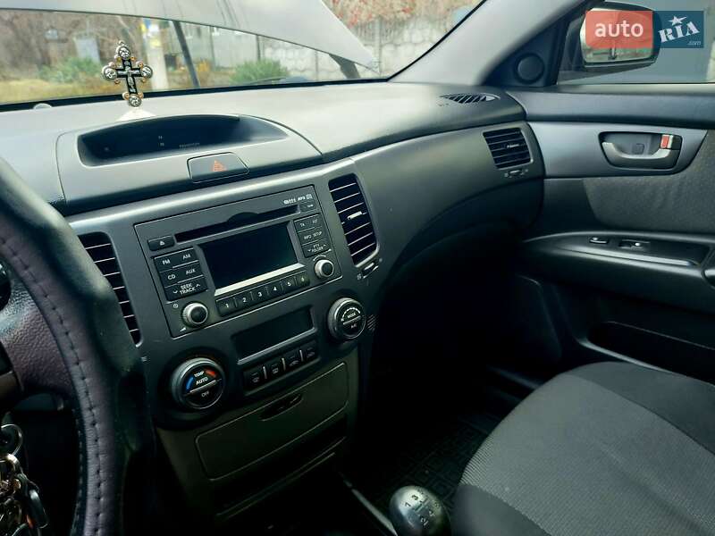 Седан Kia Magentis 2008 в Каменском