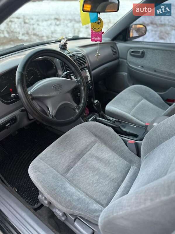 Седан Kia Magentis 2004 в Летичіві