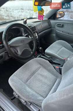 Седан Kia Magentis 2004 в 