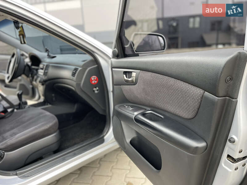 Седан Kia Magentis 2006 в Івано-Франківську