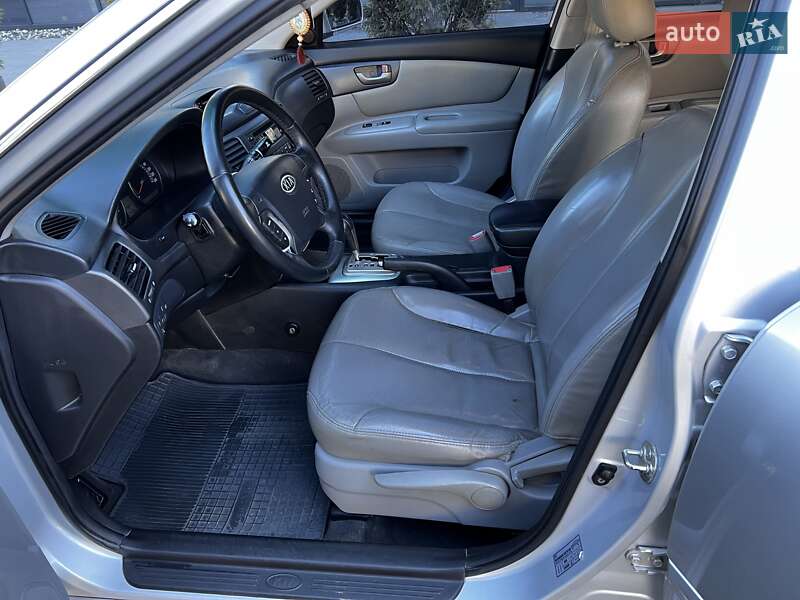 Седан Kia Magentis 2008 в Львові