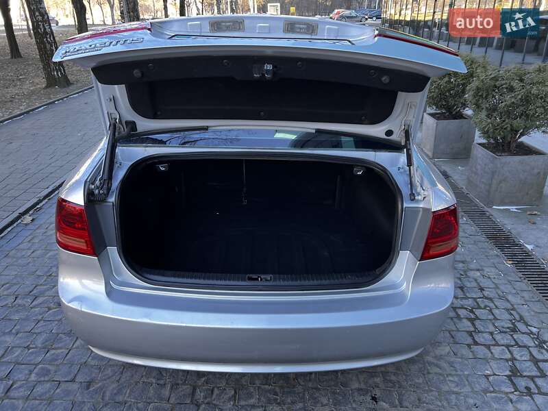 Седан Kia Magentis 2008 в Львові