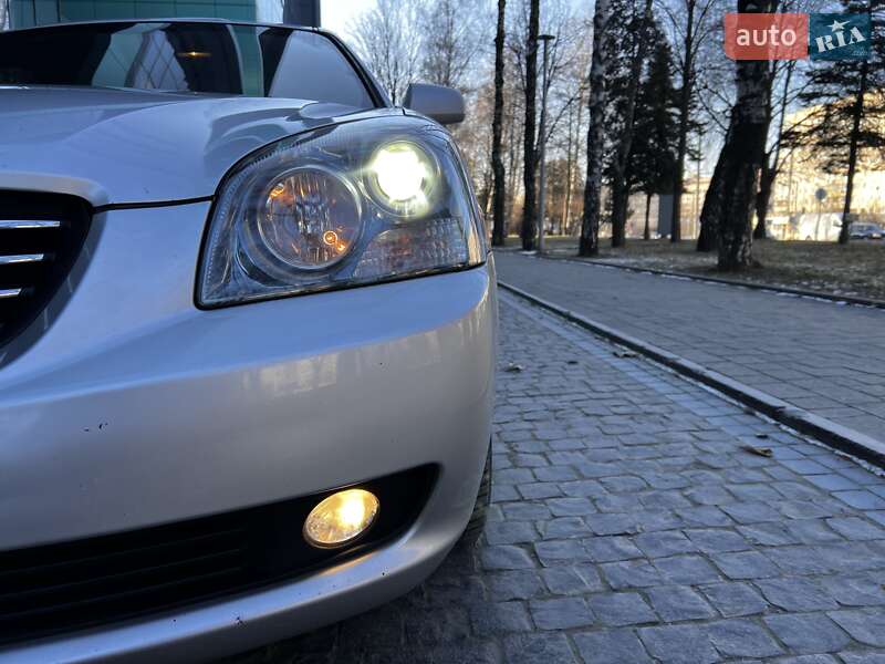 Седан Kia Magentis 2008 в Львові