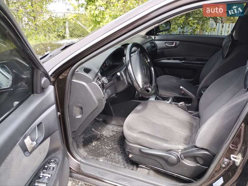 Седан Kia Magentis 2007 в Новой Ушице
