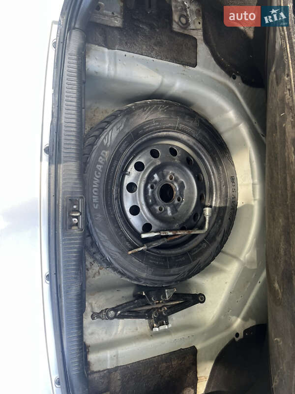 Седан Kia Magentis 2002 в Одессе