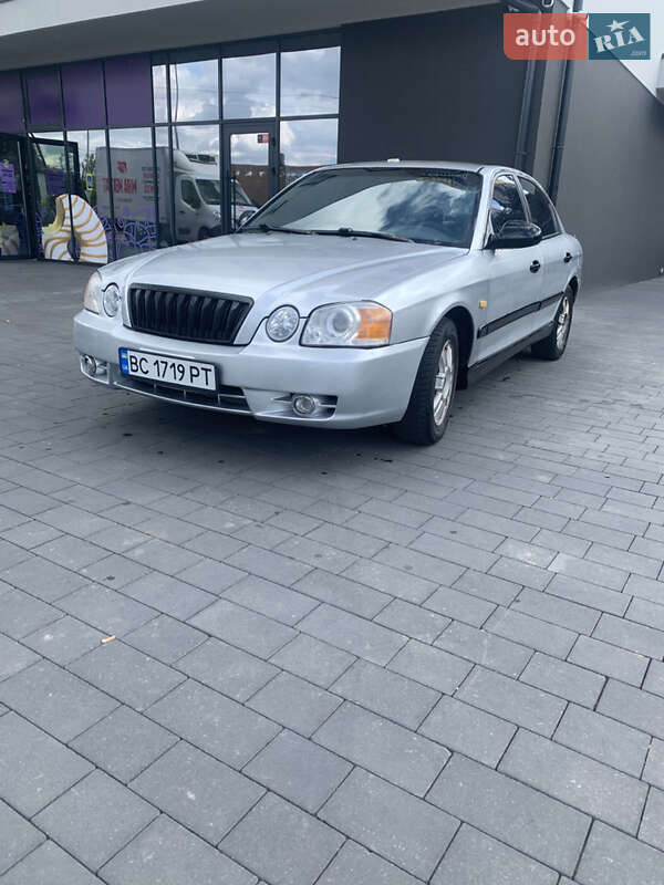 Седан Kia Magentis 2003 в 