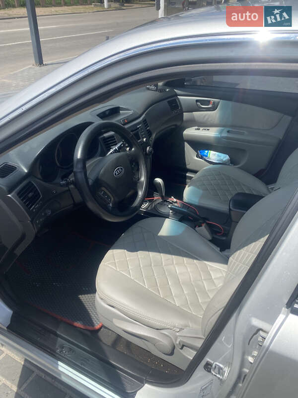 Седан Kia Magentis 2008 в Кропивницком