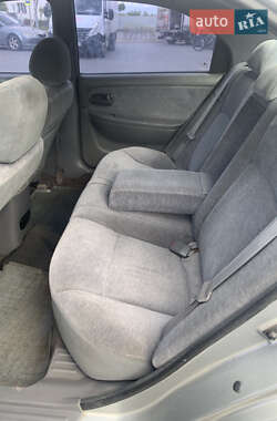 Седан Kia Magentis 2003 в 