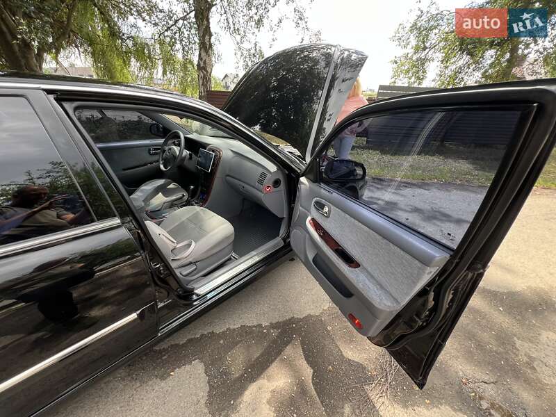 Седан Kia Magentis 2004 в Луцке