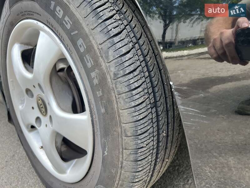 Седан Kia Magentis 2004 в Луцке