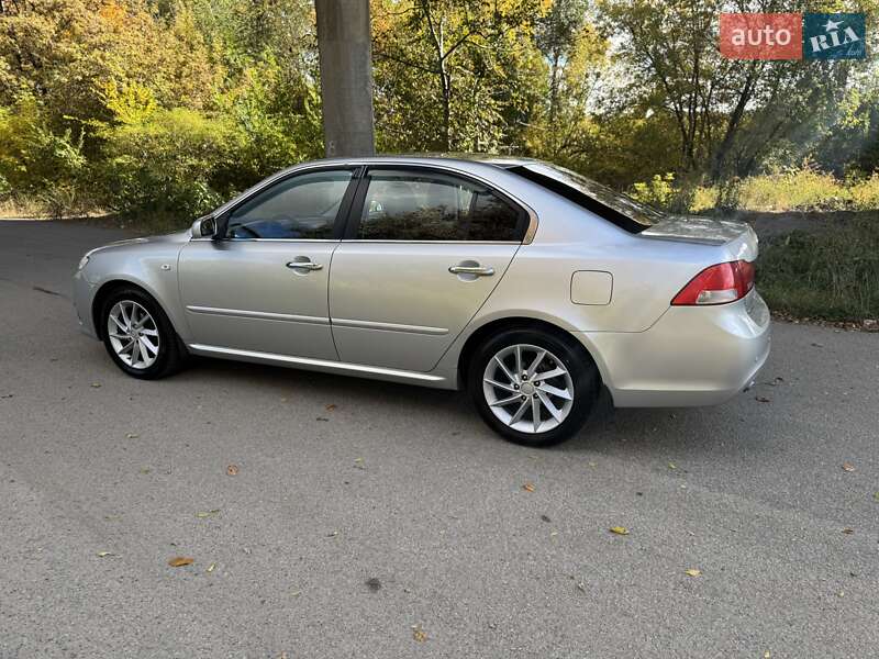 Седан Kia Magentis 2009 в Днепре