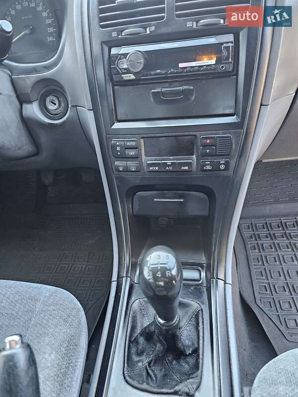 Седан Kia Magentis 2005 в Одессе