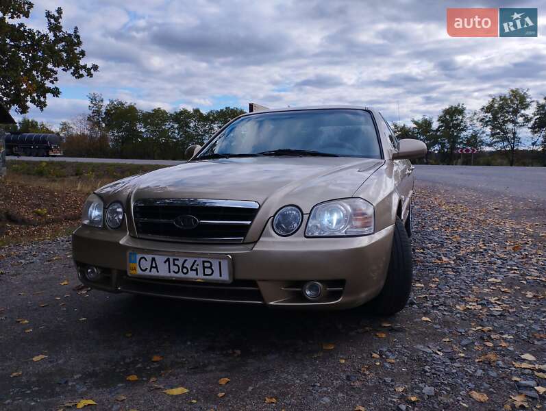 Седан Kia Magentis 2003 в  фото Седан Kia Magentis 2003 в