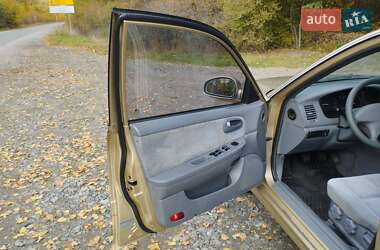 Седан Kia Magentis 2003 в  фото 10 Седан Kia Magentis 2003 в