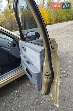 Седан Kia Magentis 2003 в  фото 19 Седан Kia Magentis 2003 в