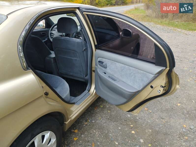 Седан Kia Magentis 2003 в Звенигородці