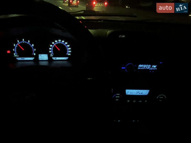 Седан Kia Magentis 2006 в Киеве