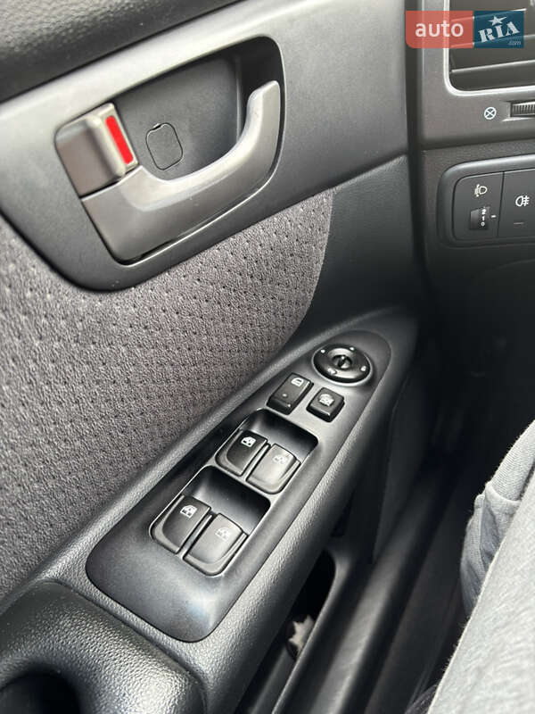 Седан Kia Magentis 2008 в Києві фото 15 Седан Kia Magentis 2008 в Києві
