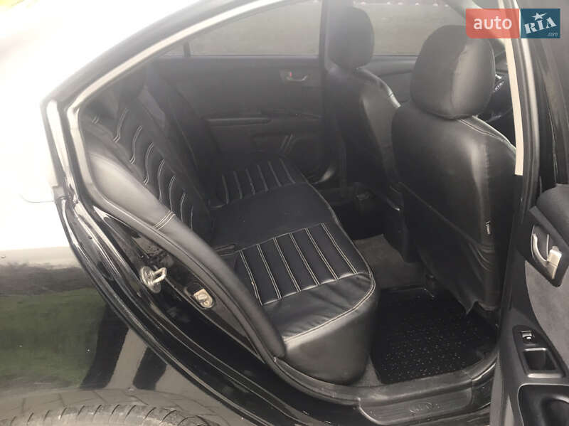 Седан Kia Magentis 2007 в Ромнах