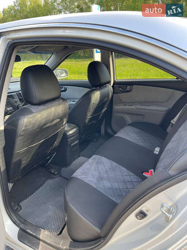 Седан Kia Magentis 2007 в Славуті
