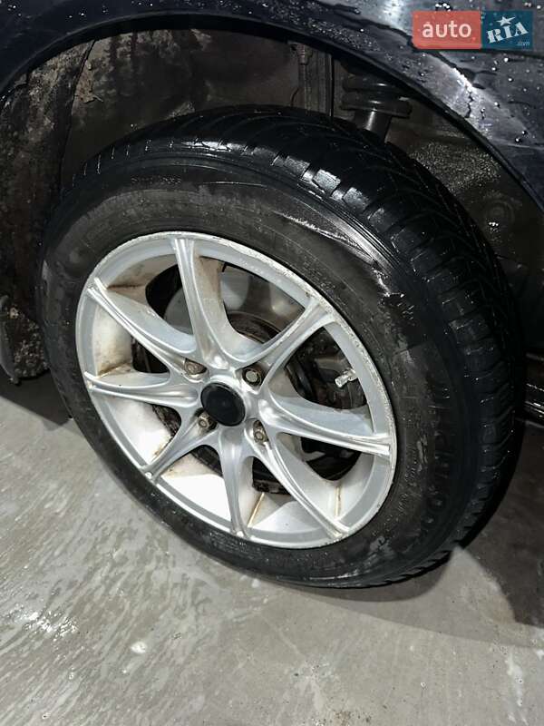 Седан Kia Magentis 2004 в Летичіві