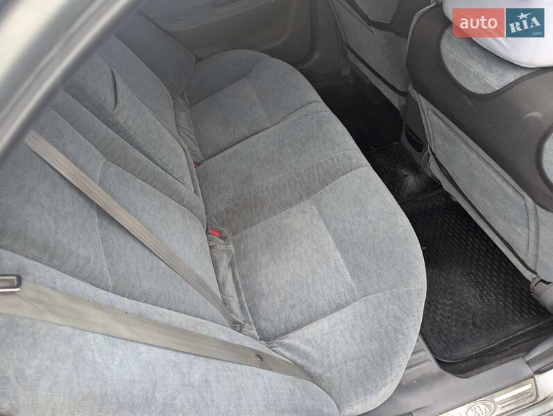 Седан Kia Magentis 2006 в Ровно