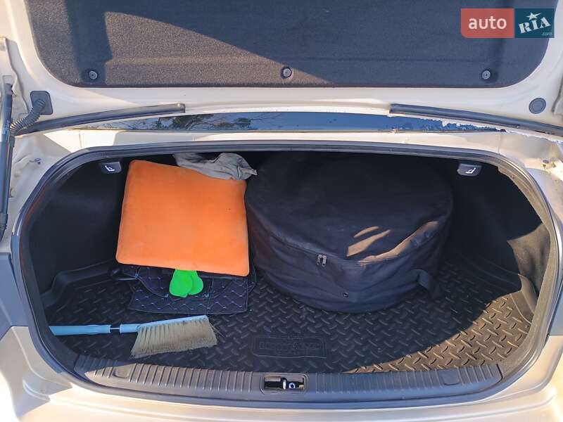 Седан Kia Magentis 2008 в Киеве