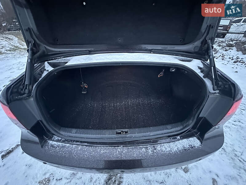 Седан Kia Magentis 2008 в Глобиному