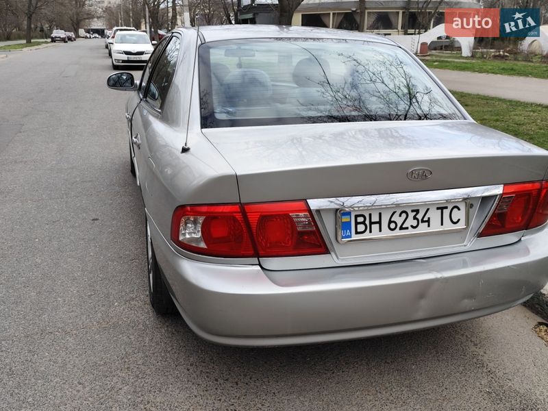 Седан Kia Magentis 2004 в Черноморске