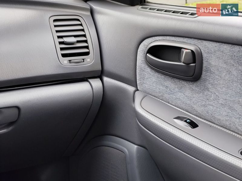 Седан Kia Magentis 2004 в Черноморске