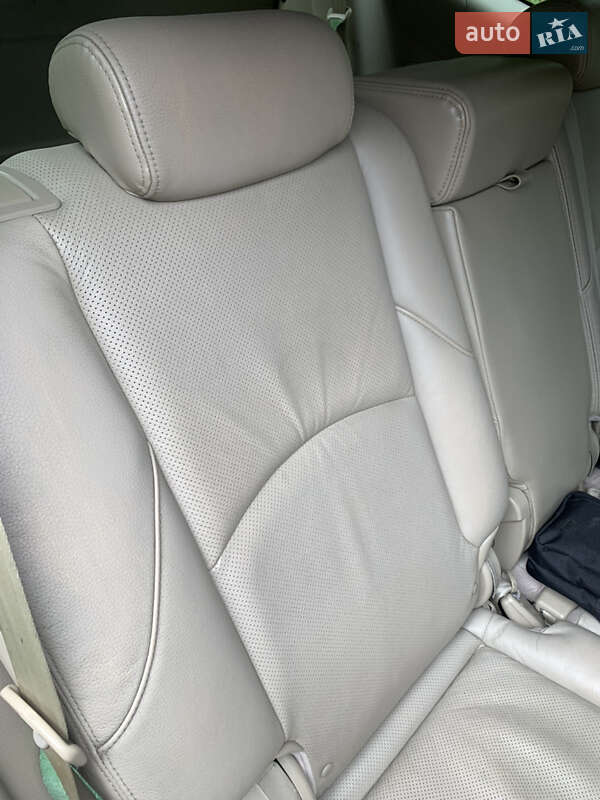 Позашляховик / Кросовер Kia Mohave 2011 в Немирові