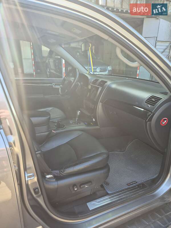 Позашляховик / Кросовер Kia Mohave 2010 в Києві